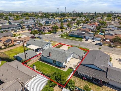 8287  Santa Fe  , Buena Park, CA