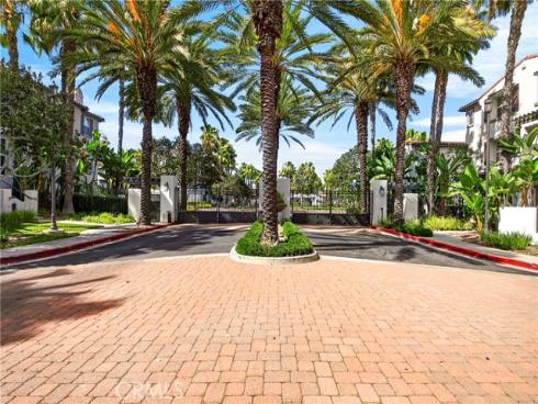 87  Bixby   Circle, Buena Park, CA