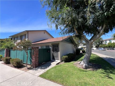 8221  Ginnis Green  , Buena Park, CA