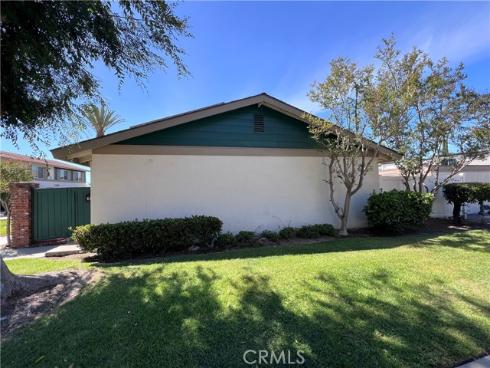 8221  Ginnis Green  , Buena Park, CA