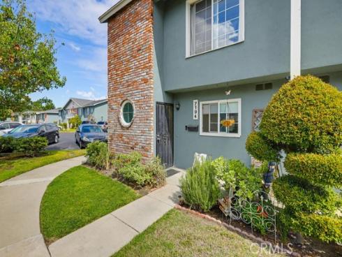 7194 Santa Isabel , Buena Park, CA