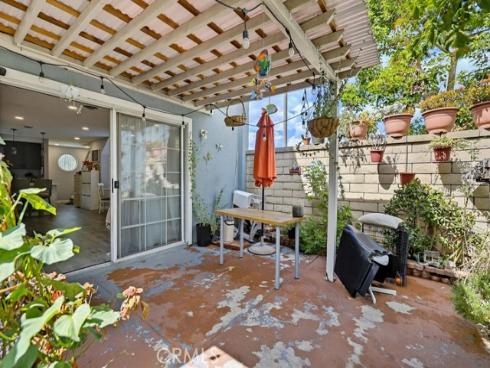 7194 Santa Isabel , Buena Park, CA
