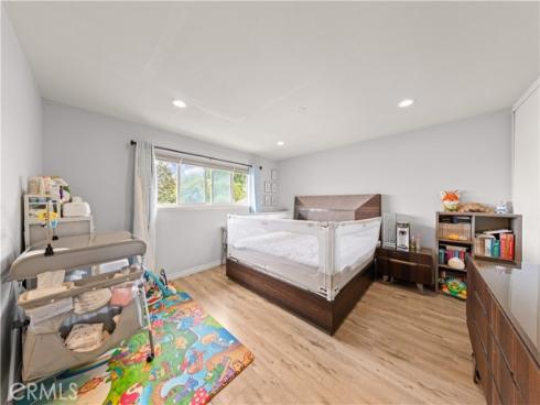 8226  Henshaw  , Buena Park, CA