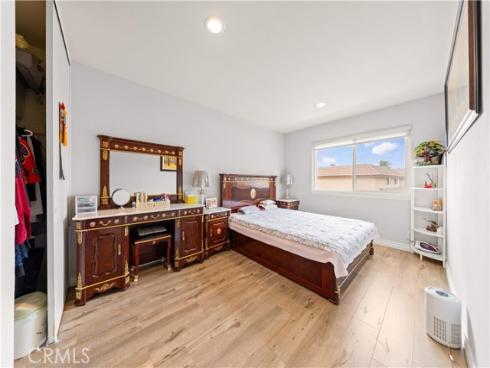 8226  Henshaw  , Buena Park, CA