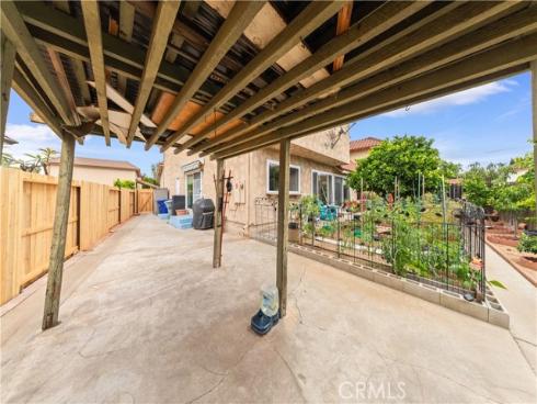 8226  Henshaw  , Buena Park, CA
