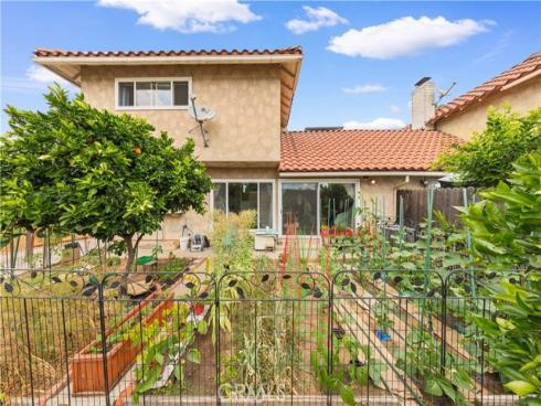 8226  Henshaw  , Buena Park, CA