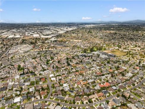 8226  Henshaw  , Buena Park, CA