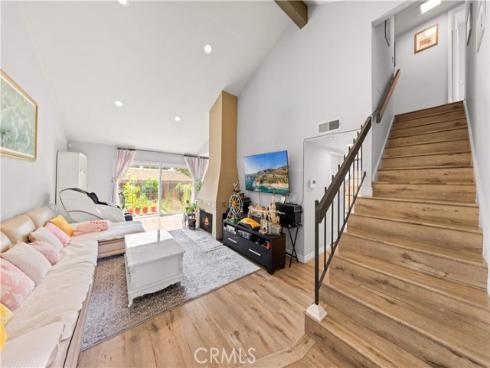 8226  Henshaw  , Buena Park, CA