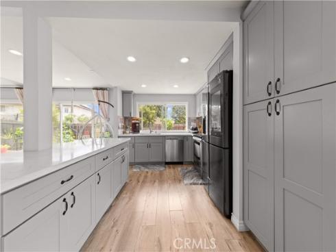 8226  Henshaw  , Buena Park, CA