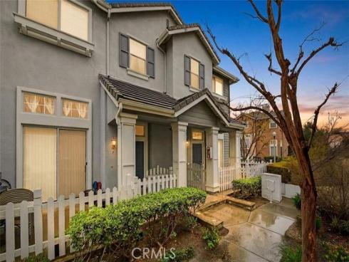 9 Coveside Court