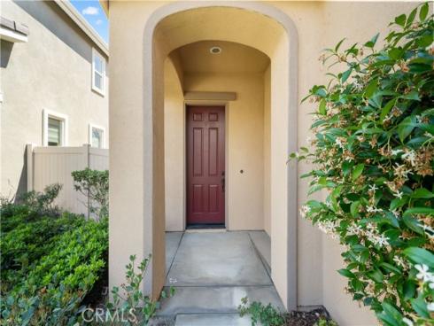 829  Lincoln Gln  , Buena Park, CA