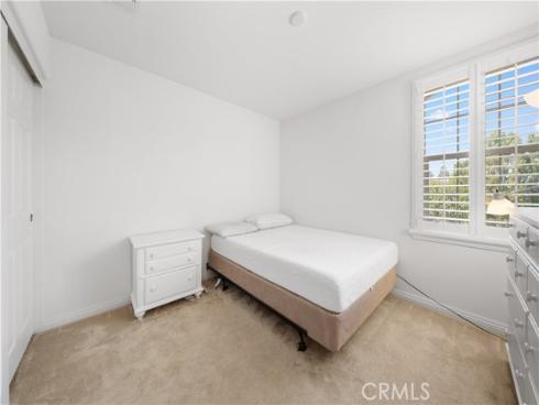 829  Lincoln Gln  , Buena Park, CA