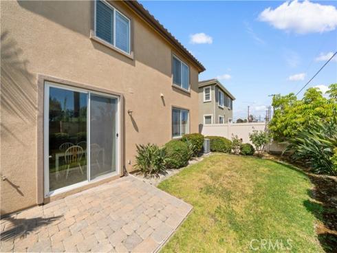 829  Lincoln Gln  , Buena Park, CA