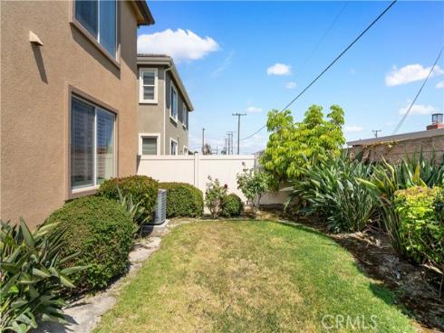 829  Lincoln Gln  , Buena Park, CA