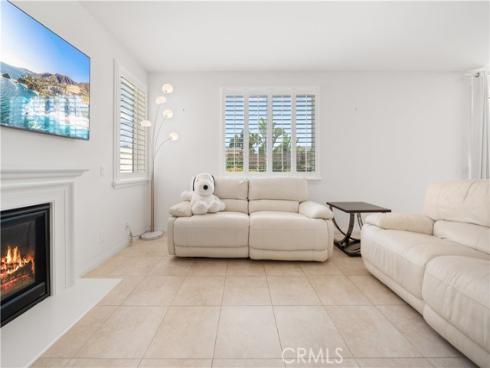829  Lincoln Gln  , Buena Park, CA
