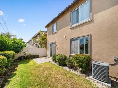 829  Lincoln Gln  , Buena Park, CA