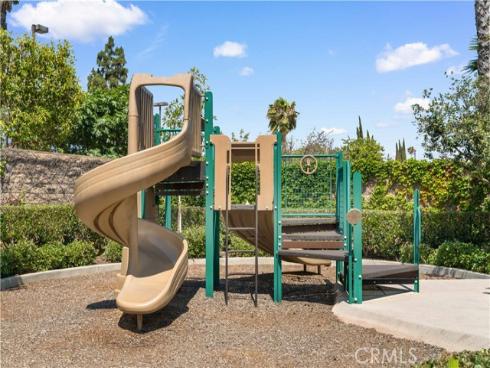 829  Lincoln Gln  , Buena Park, CA