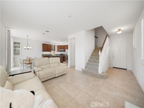 829  Lincoln Gln  , Buena Park, CA