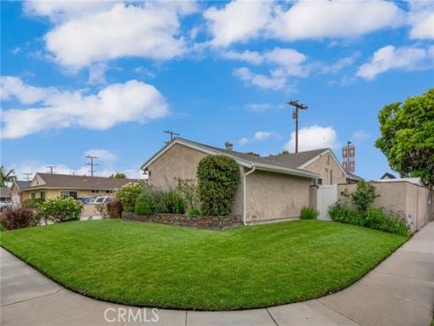 10490  Carlotta   Avenue, Buena Park, CA