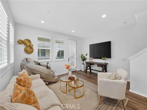5724  Spring  , Buena Park, CA