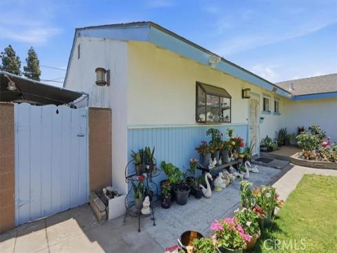 8802  Los Flores  , Buena Park, CA