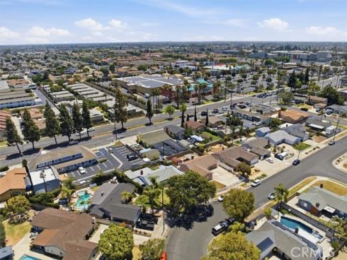 8802  Los Flores  , Buena Park, CA