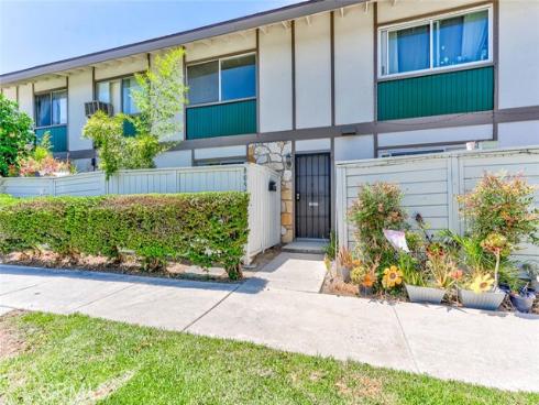 8098 Kerr Green , Buena Park, CA