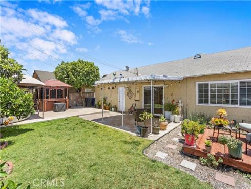 7689 Holder , Buena Park, CA