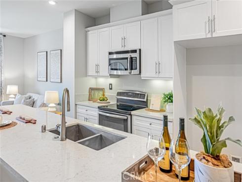 7082 Stanton , Buena Park, CA