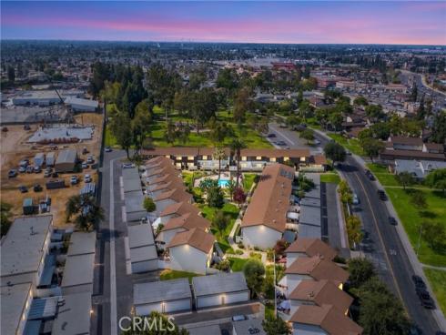 8095  Kerr Green  , Buena Park, CA