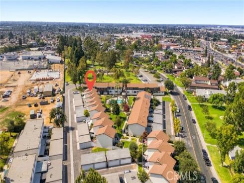 8095  Kerr Green  , Buena Park, CA