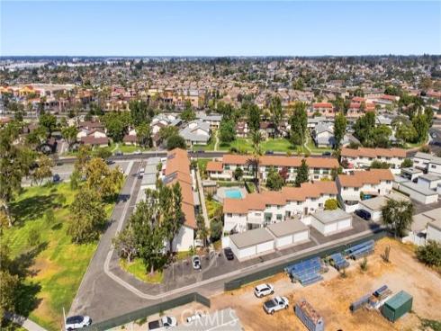 8095  Kerr Green  , Buena Park, CA