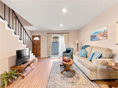 8095  Kerr Green  , Buena Park, CA