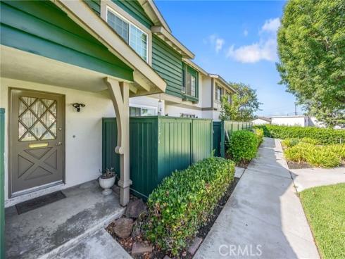 8174 Glengarry Green, Buena Park, CA