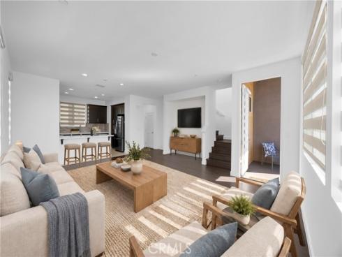 8061  Ackerman  , Buena Park, CA