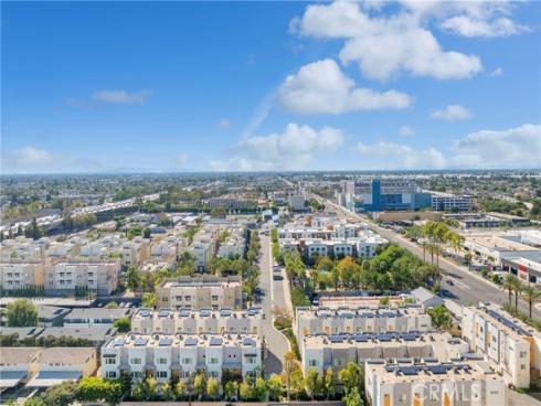 8061  Ackerman  , Buena Park, CA
