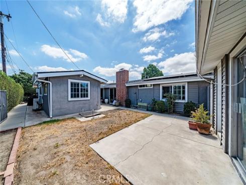 5817 Los Cientos , Buena Park, CA