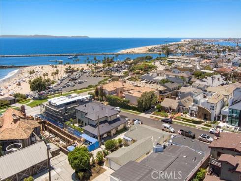 212  Larkspur   Avenue, Corona del Mar, CA