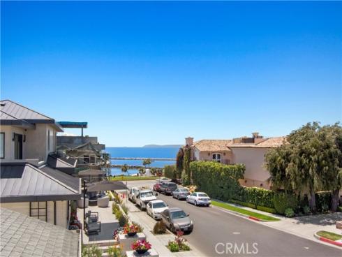 212  Larkspur   Avenue, Corona del Mar, CA