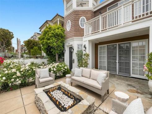 210  Narcissus   Avenue, Corona del Mar, CA