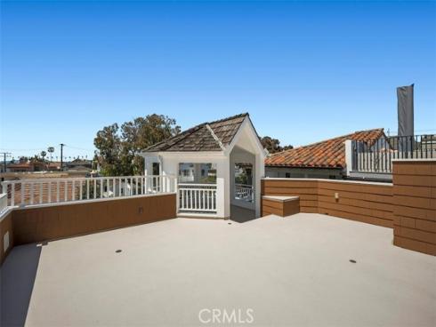 210  Narcissus   Avenue, Corona del Mar, CA