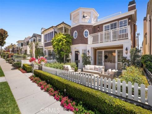 210  Narcissus   Avenue, Corona del Mar, CA