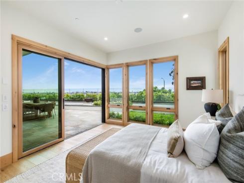 1015  Dolphin   Terrace, Corona del Mar, CA