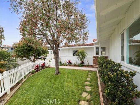 404  Serra   Drive, Corona del Mar, CA