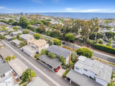 4200  Shorecrest  4200, 4202, 4204  Lane, Corona del Mar, CA