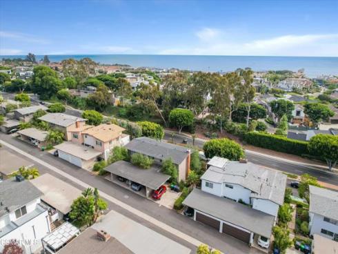 4200  Shorecrest  4200, 4202, 4204  Lane, Corona del Mar, CA