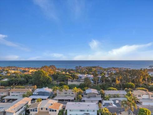 4200  Shorecrest  4200, 4202, 4204  Lane, Corona del Mar, CA