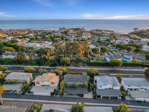 4200  Shorecrest  4200, 4202, 4204  Lane, Corona del Mar, CA