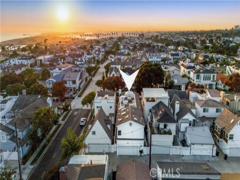 302  Narcissus   Avenue, Corona del Mar, CA