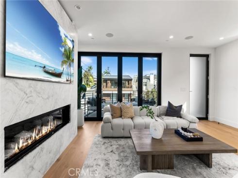 521  Iris   Avenue, Corona del Mar, CA